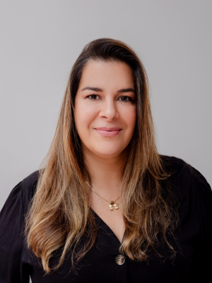 Dr. Larissa Vilela